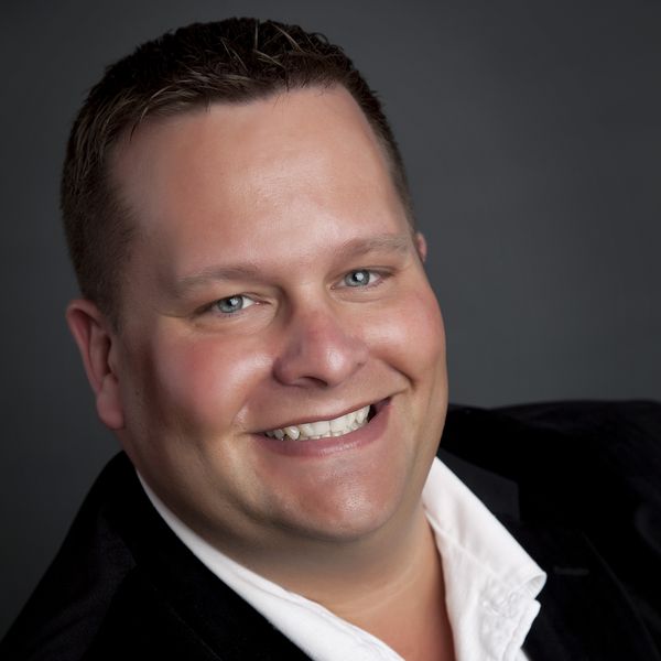 Blu Erick, Associate