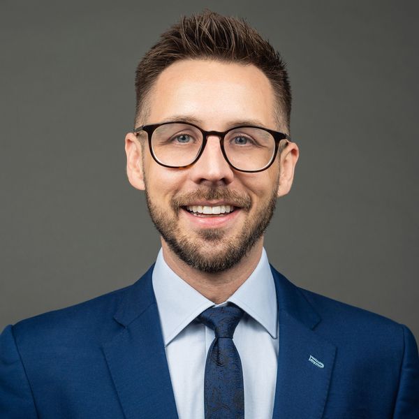 Christopher Peel, Associate